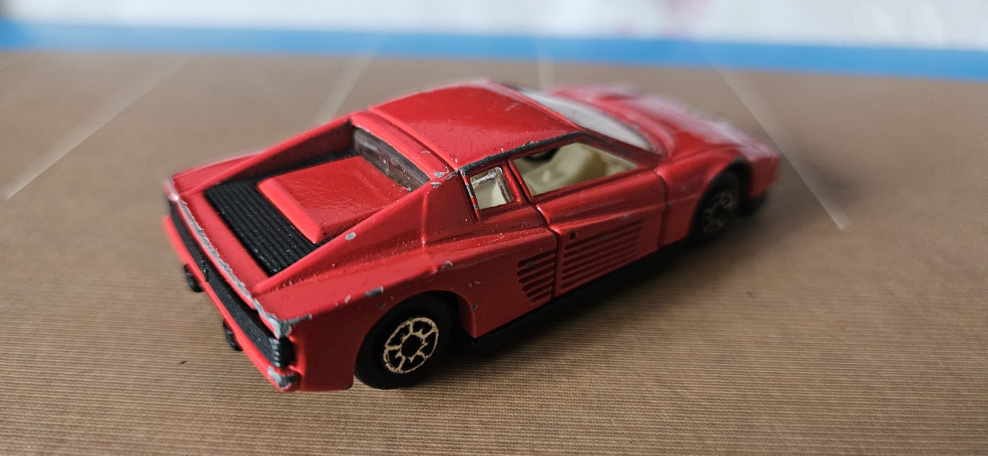 Ferrari testarossa resorak
