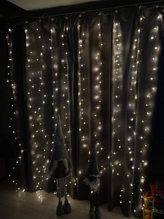 Кольорова гірлянда штора з гачками