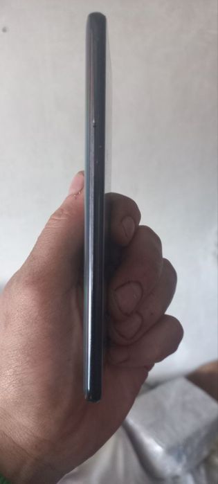 Самсунг А40 -4 на 64 гь