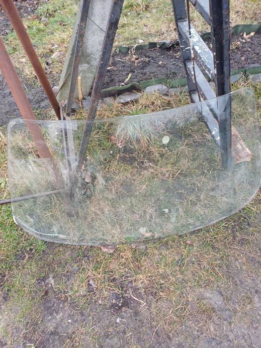 продам скло лобове  на Заз таврія Славута