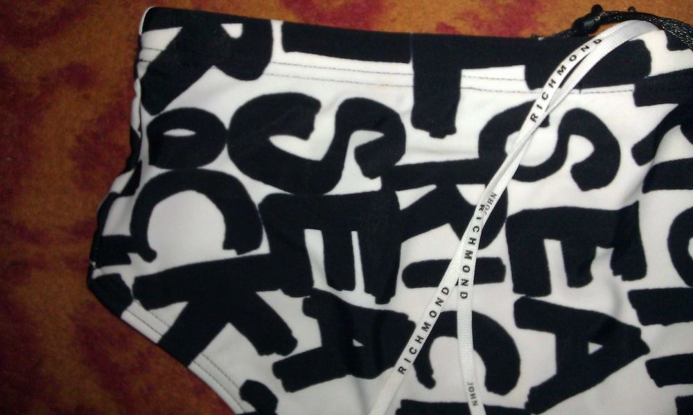 Екстравагантні чоловічі плавки із символікою - John Richmond original
