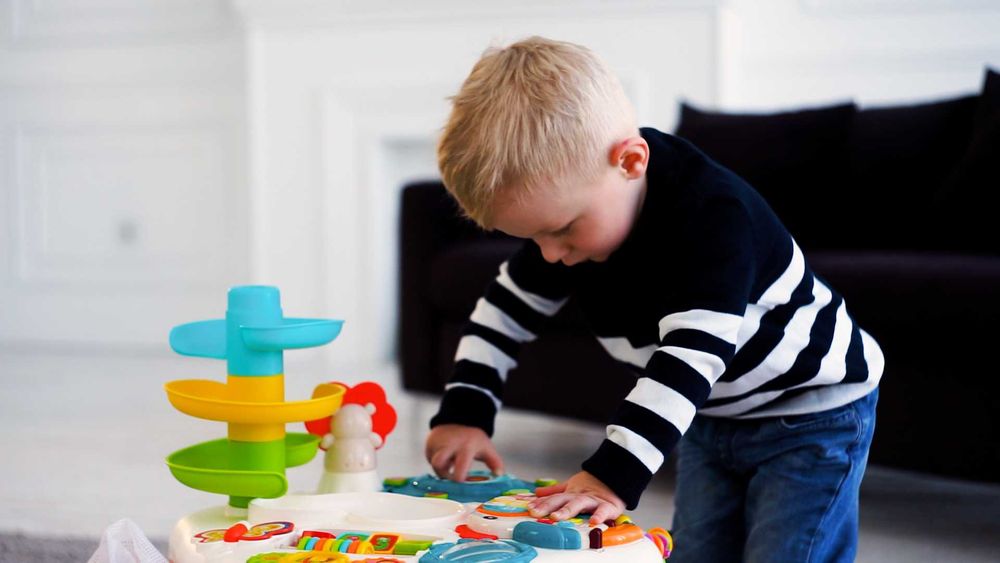 Дитячий ігровий столик TM AZAMA. Іграшки, дитячі подарунки.