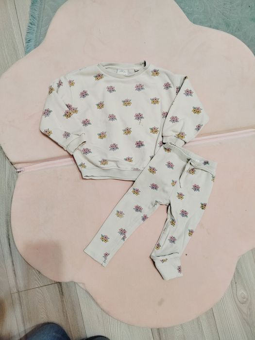 Dres Zara bluza legginsy modny zestaw