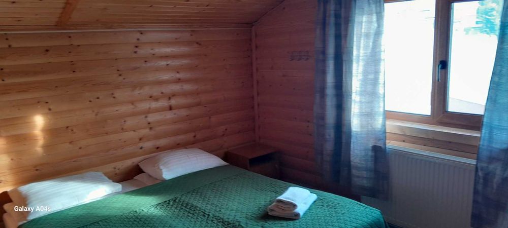 Апартаменти з кухнею в Поляниці. Вид на гори з вікна.