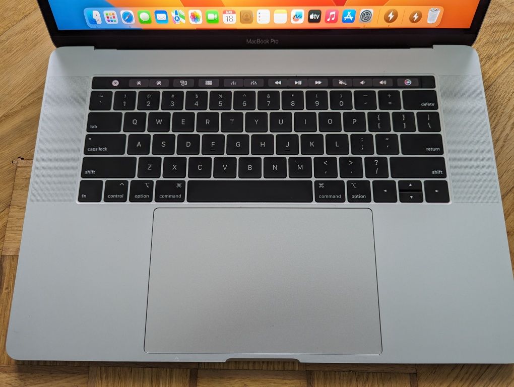 MacBook Pro 2018, 15", i9, 32/512 ГБ, ідеал.