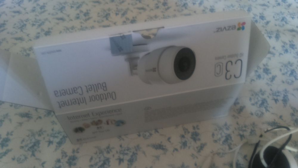 Câmara vigilância EZVIZ HD 720p com Wi-Fi (nova)