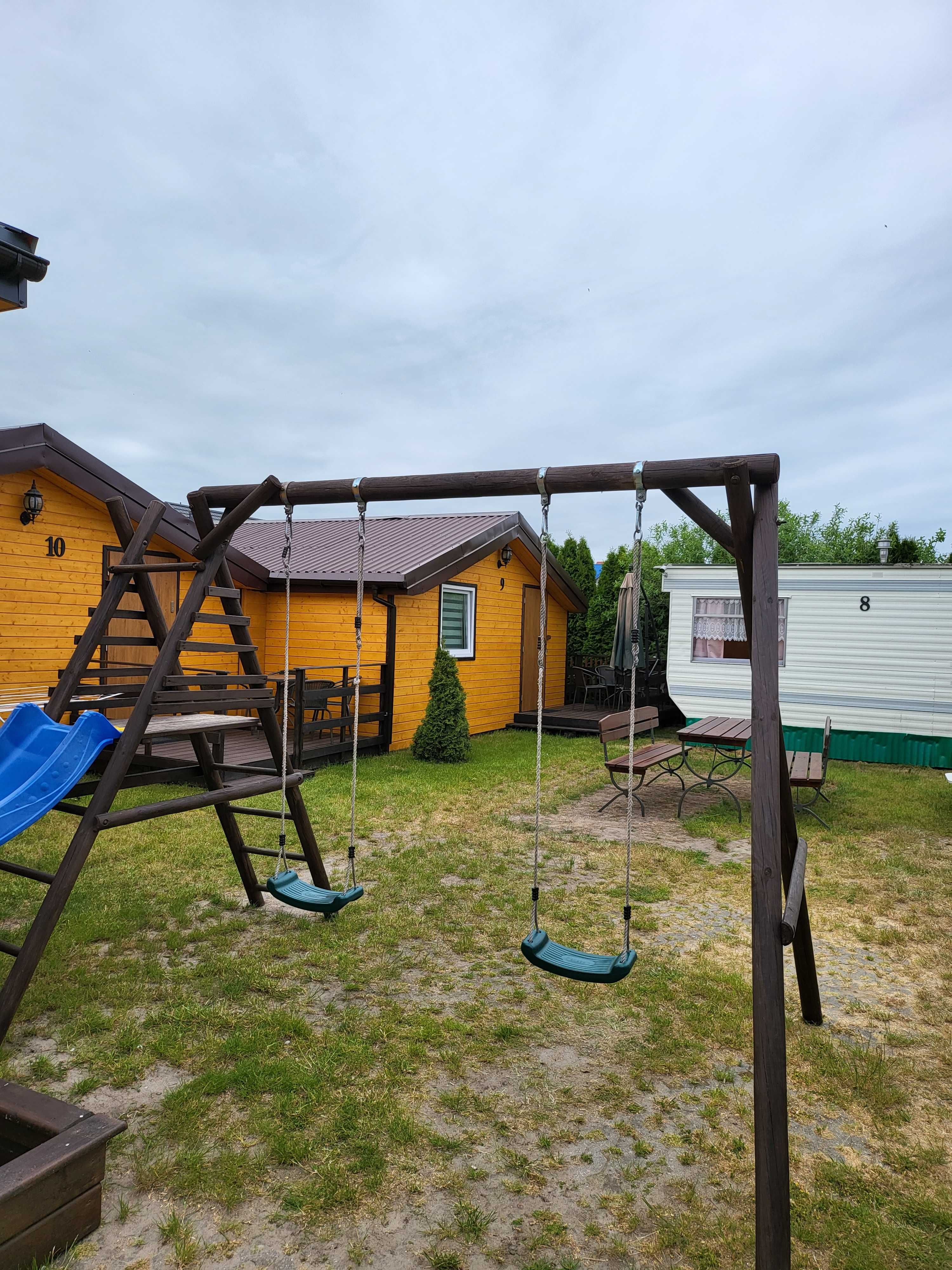Pokoje i domki w Karwi