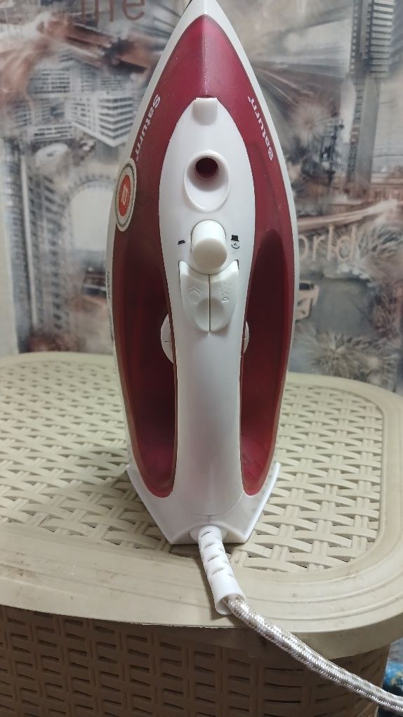 Праска Saturn 1600Вт