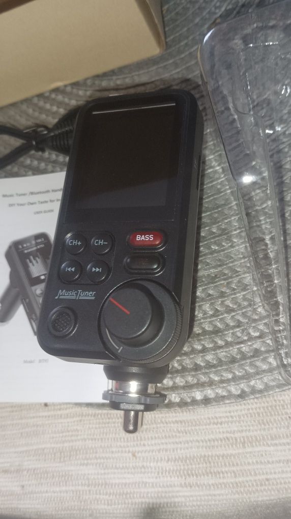 Transmiter FM Bluetooth USB aux ładowarka woltomierz
