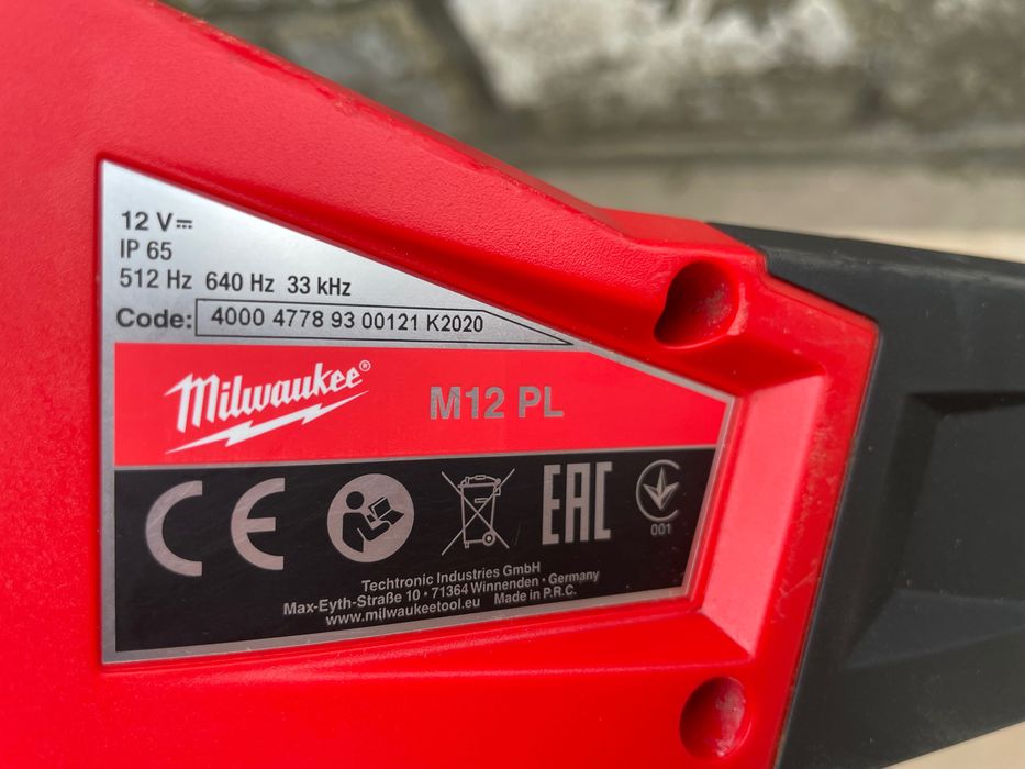 Milwaukee M12 PL/акумуляторний локатор мілвоке 12в