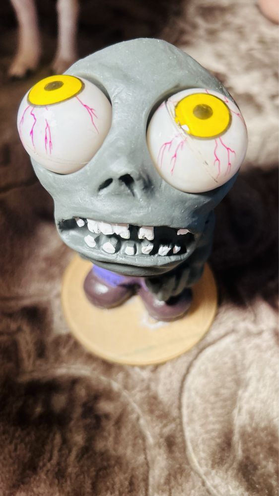 Lalka Zombie dekompresyjne z dużymi oczami