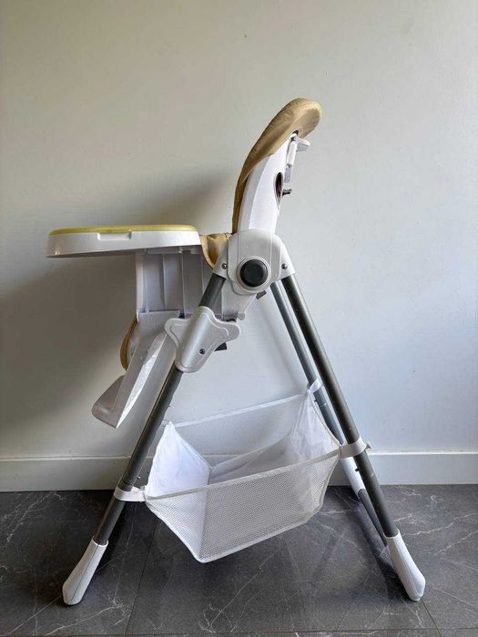 Cadeira alta para bebé – Dobrável e prática