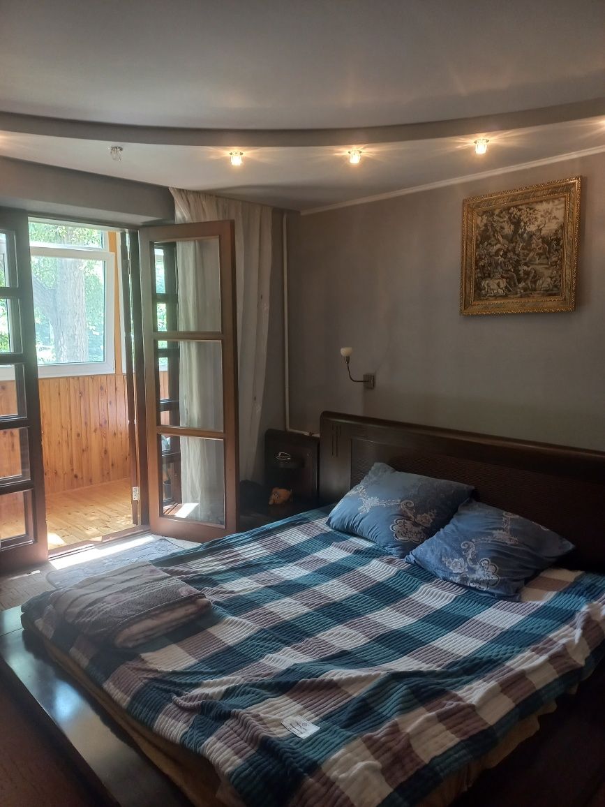 Продам 3к кв., 100 кв.м. ,23 Августа, пр. Науки, м. Ботанический сад,