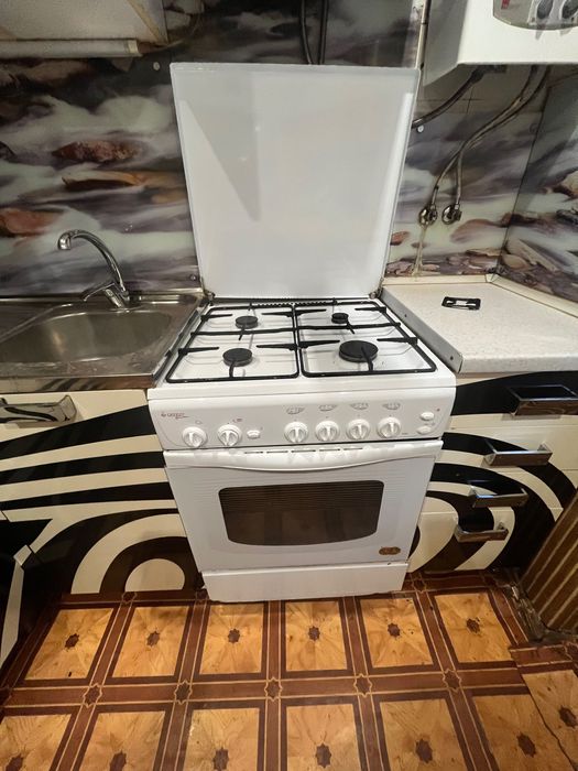 Кухонна стінка лакова