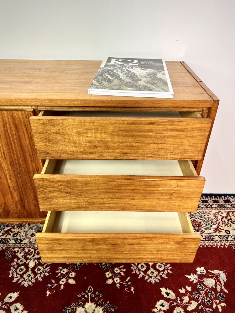 Komoda PRL sideboard Swarzędz lata 60 orzech mat vintage kolekcje