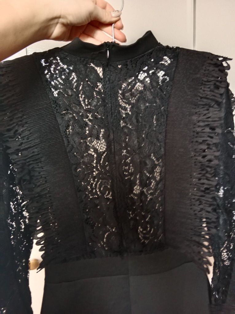 Czarna sukienka unikatowa r.36 s koronka