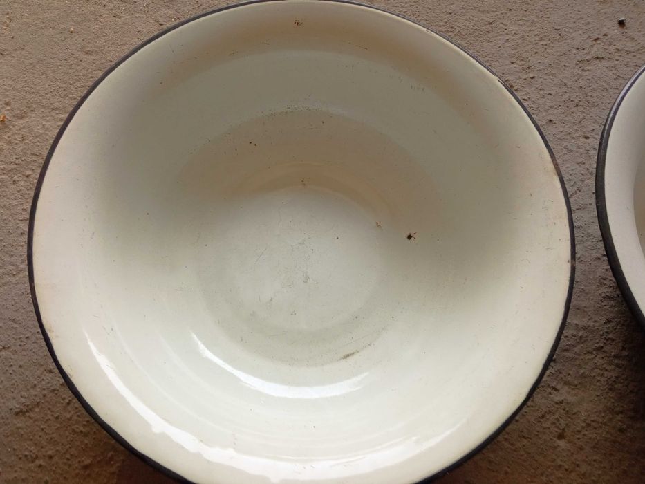 Продам миски емальовані