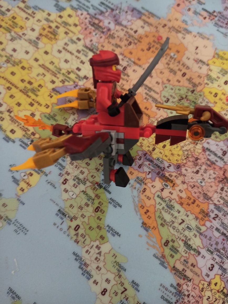Lego ninjago figurki oraz opakowania