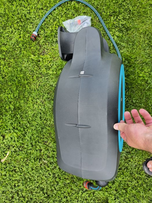 Beben samozwijający wąż ogrodowy Gardena Rollup Powerroll 40m na bater