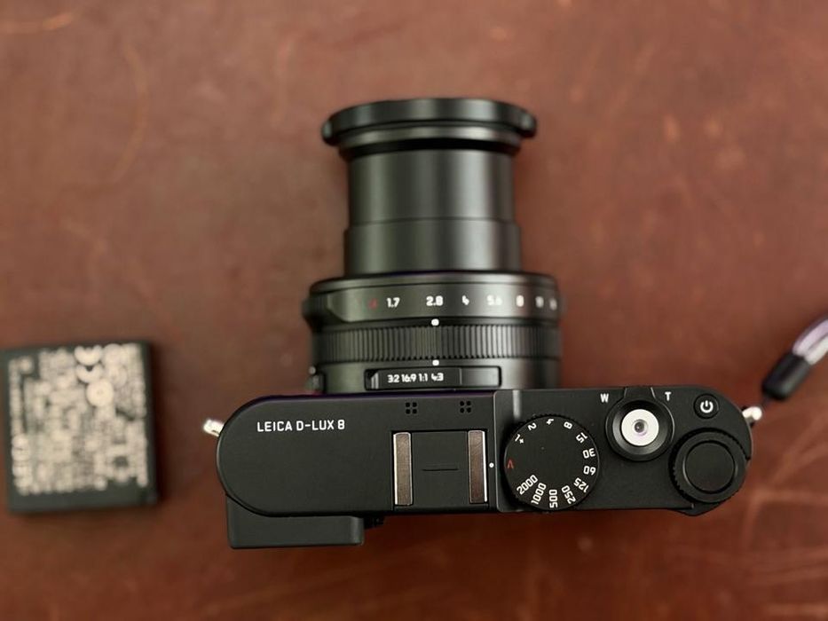 Nova câmara Leica D-Lux 8
