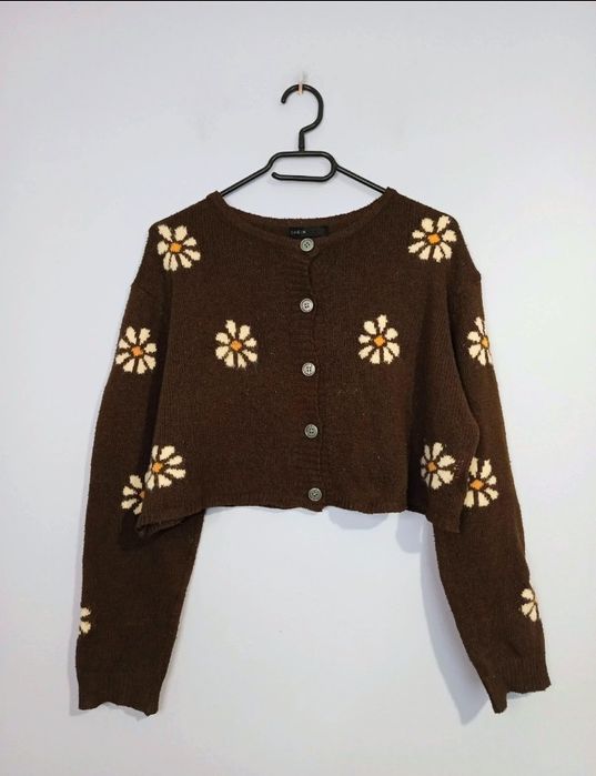 Śliczny sweterek brązowy