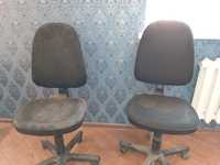 Кресло офисное  на колесиках