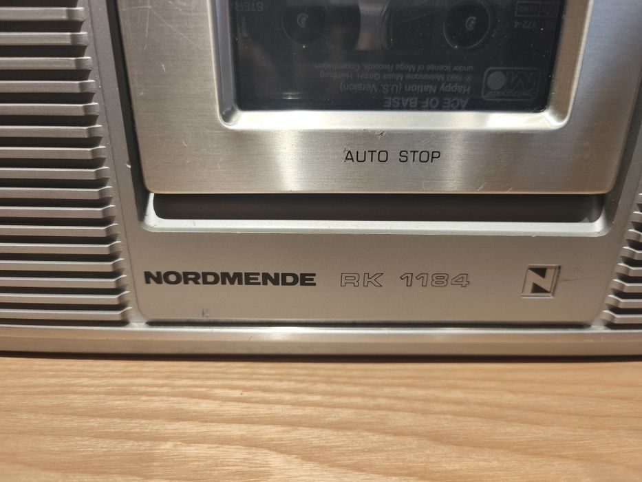 Radiomagnetofon Nordmende RK 1284