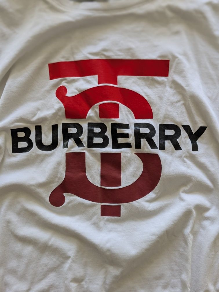 Белая футболка Burberry