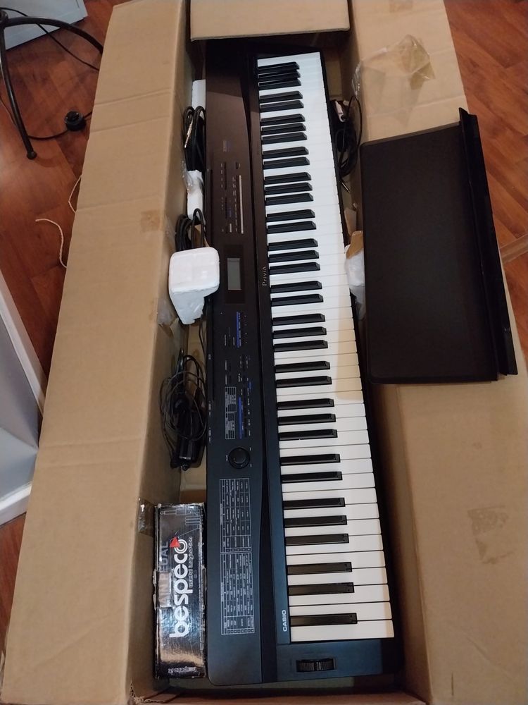 Piano CASIO PX-3BK com suporte