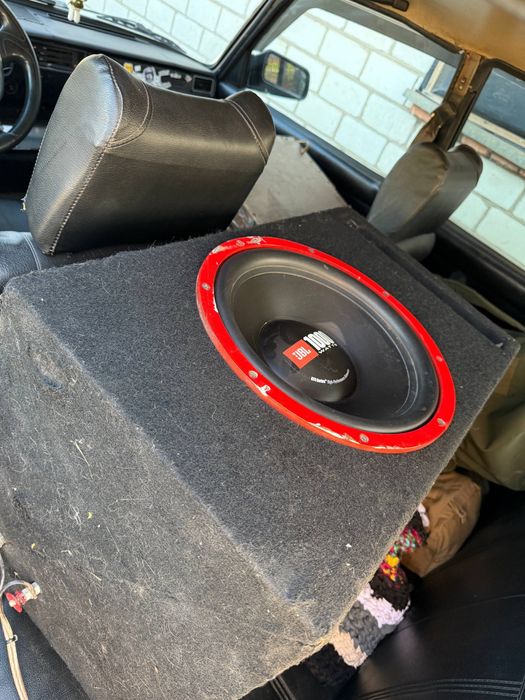Саб самбуфер JBL 1000w усилитель SWAT