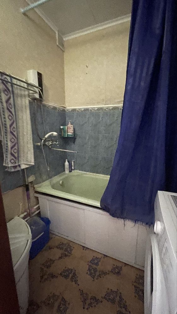 Продам 2к, вул. Кошиця 4, метро Харківська.