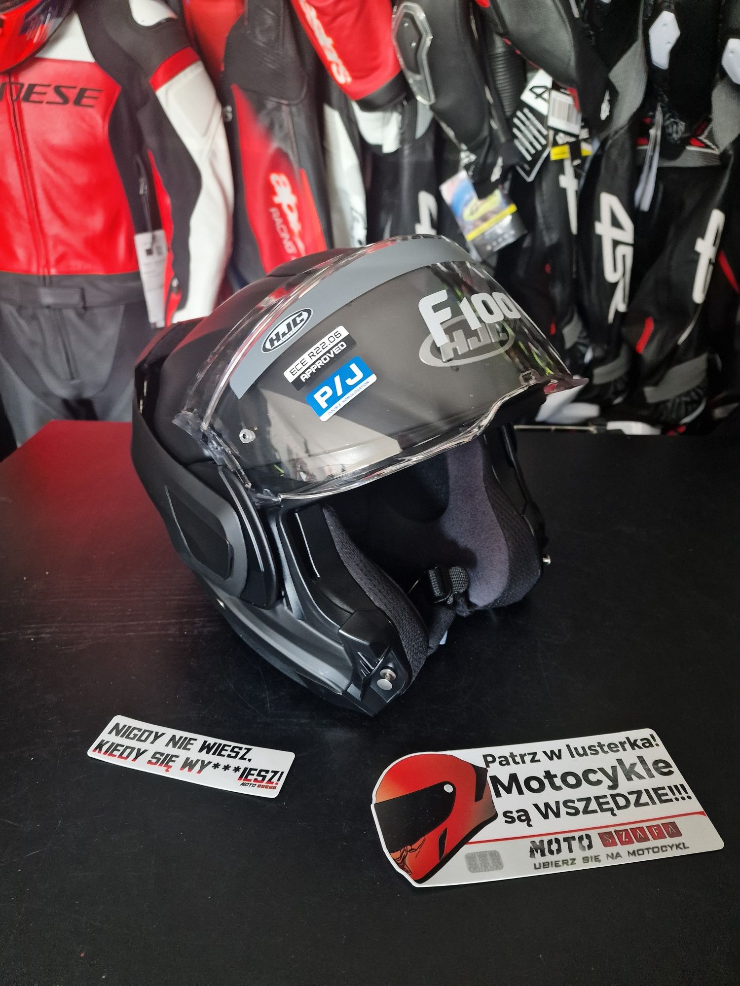 MotoSzafa Kask motocyklowy HJC F100 SOLID SEMI FLAT BLACK !gratisy!