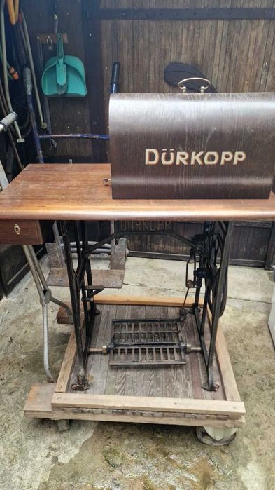 Zabytkowa maszyna do szycia DURKOPP