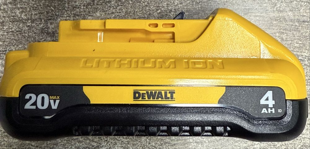 Акумулятор DeWalt DCB240 4Ah Орігинал!!!