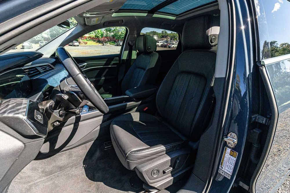 Audi E-Tron Sportback      2021