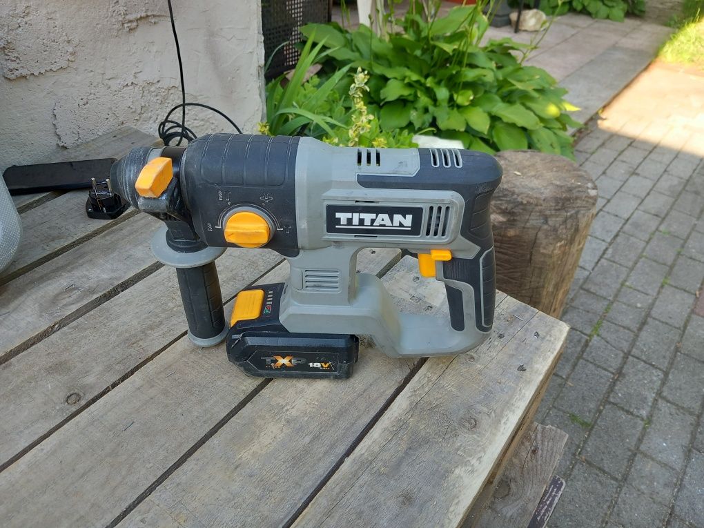 Młotowiertarka akumulatorowa Titan TTI871SDS SDS Plus 18V 5.0Ah