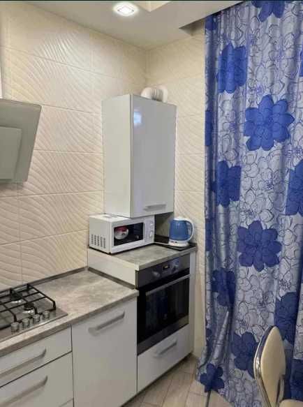 Павлово Поле, 2 к.кв., 1-ый дом от метро Бот.Сад, 3/5, сталинка. AN