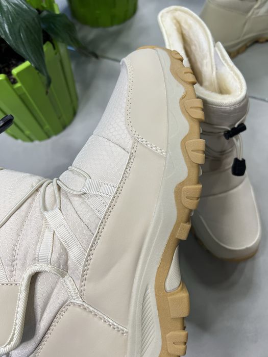 Зимові спортивні чоботи устілка 27см.