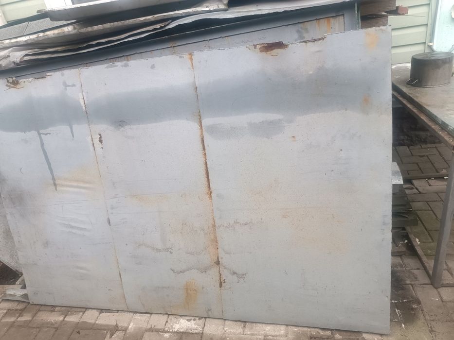 Ворота  гаражні з замком