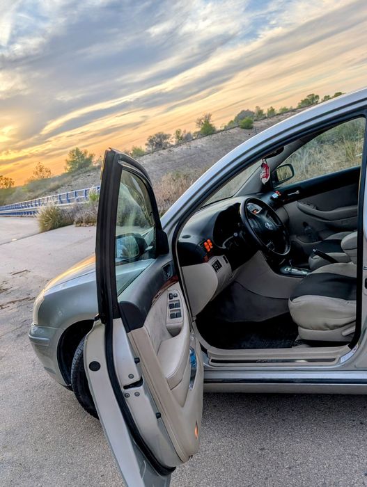 Продам машинуToyota Avensis