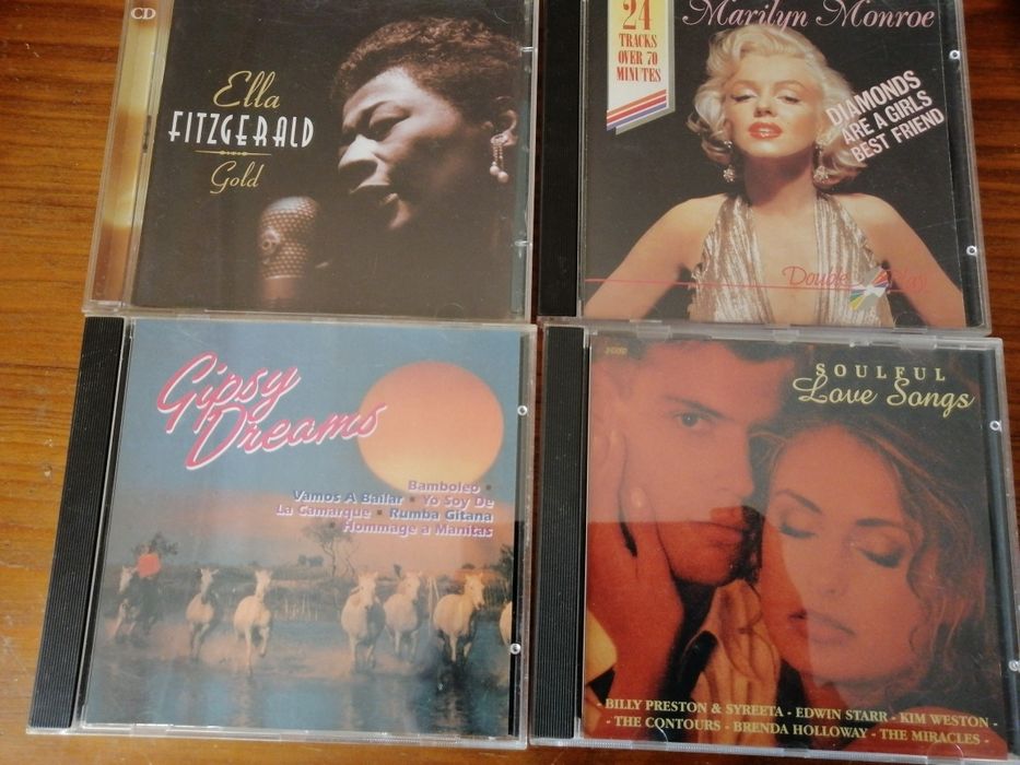 Vários CDs.Tenho mais
