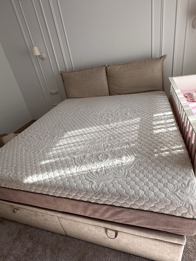 Łóże Pillows kontynetalne z pojemnikiem 180x200