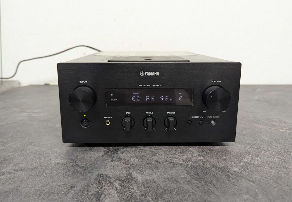 Компактний ресивер Yamaha R-840.  2 х 65 Watt.