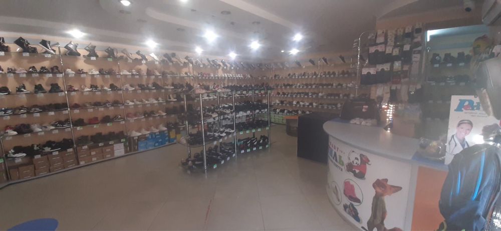 Продається магазин діючий бізнес в центрі базару