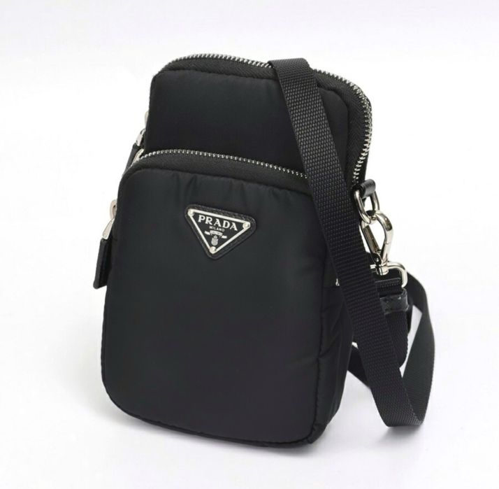 Сумка нейлонова Prada чорна louis loro brunello