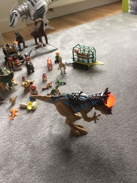 Dinozaury figurki zabawki