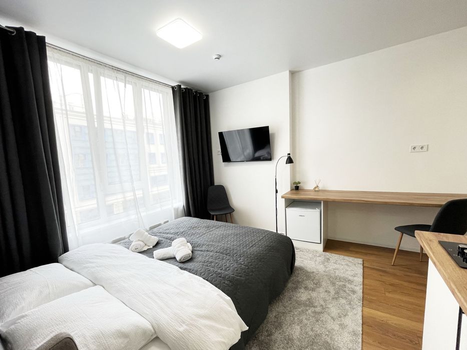 Квартира біля метро Житомирська , здам подобово