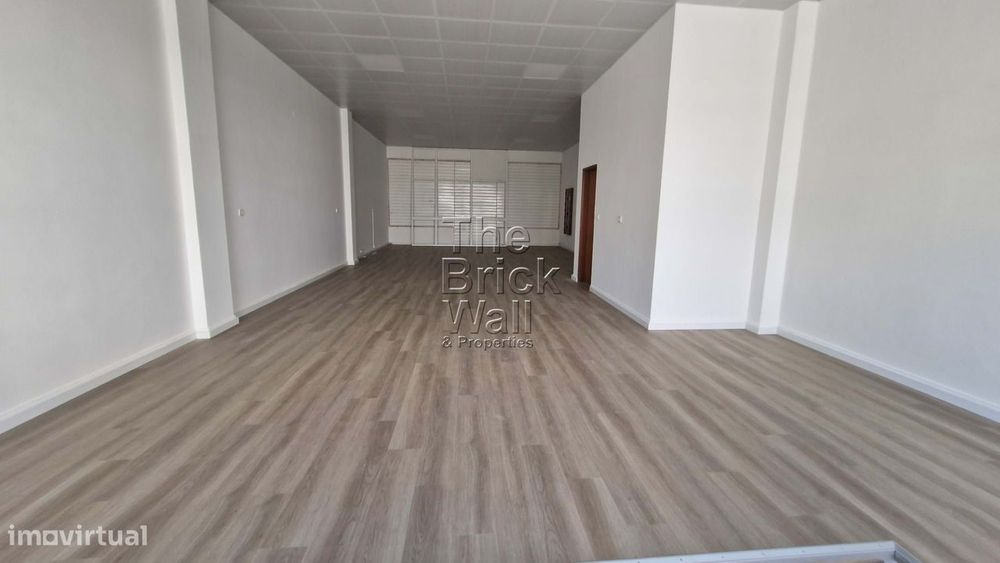 Loja de 100 m2 no centro de Alverca