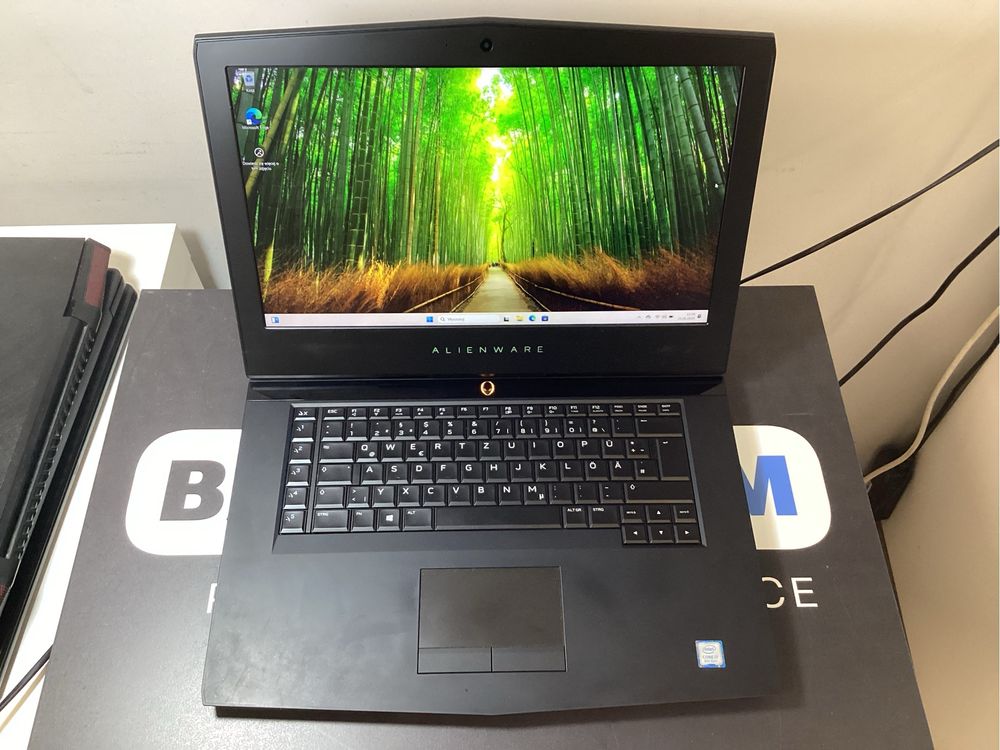 Sklep ladny laptop Dell Alienware 15 R4 i7 12gb 512gb Gtx 1070