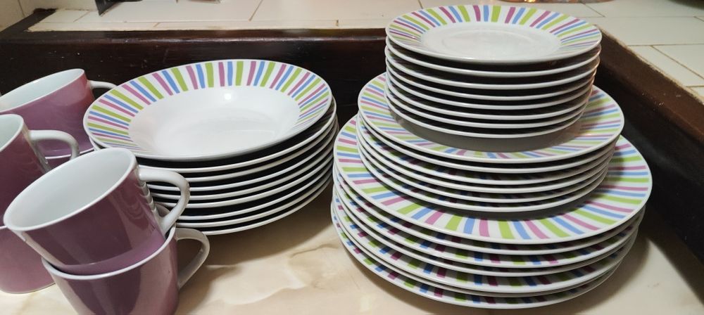 Conjunto de pratos